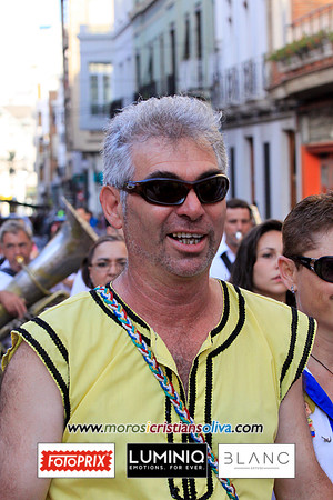 00784 MOROS I CRISTIANS OLIVA 2011