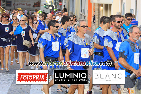00681 MOROS I CRISTIANS OLIVA 2011