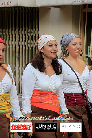 00772 MOROS I CRISTIANS OLIVA 2011