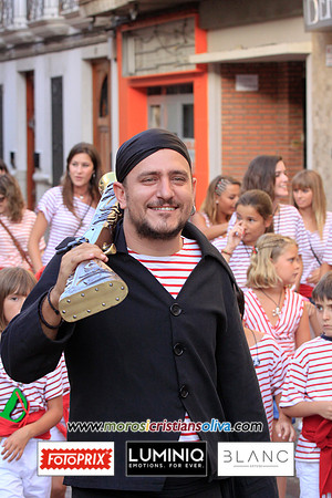 00737 MOROS I CRISTIANS OLIVA 2011