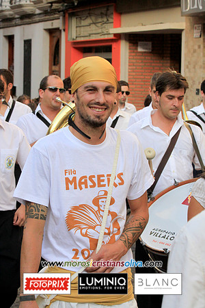 00734 MOROS I CRISTIANS OLIVA 2011