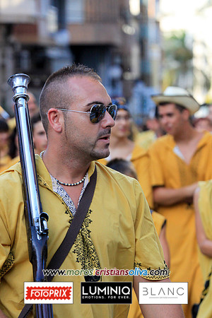 00793 MOROS I CRISTIANS OLIVA 2011