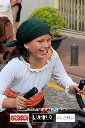 00767 MOROS I CRISTIANS OLIVA 2011