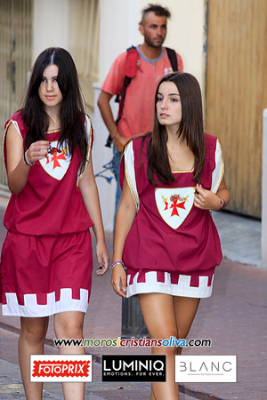 00699 MOROS I CRISTIANS OLIVA 2011