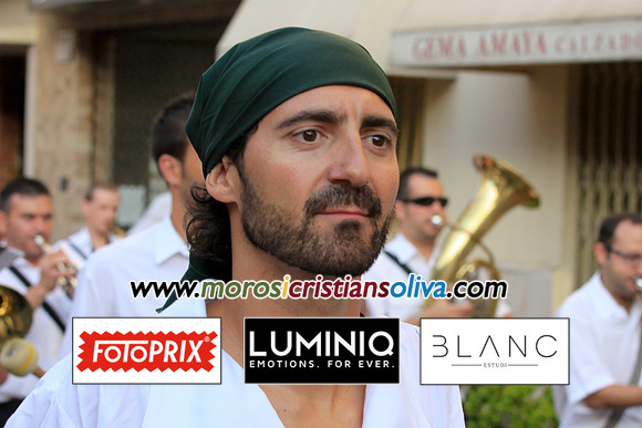 00774 MOROS I CRISTIANS OLIVA 2011