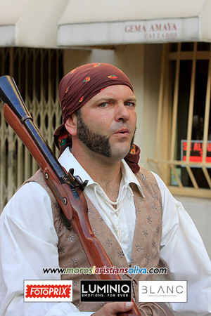 00765 MOROS I CRISTIANS OLIVA 2011