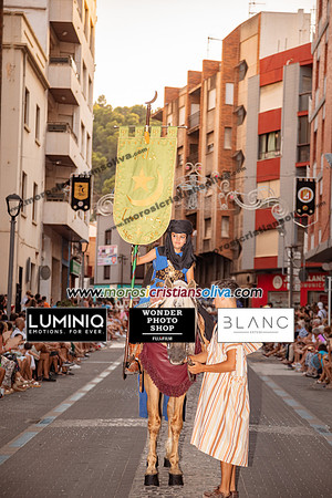 7U0A3372