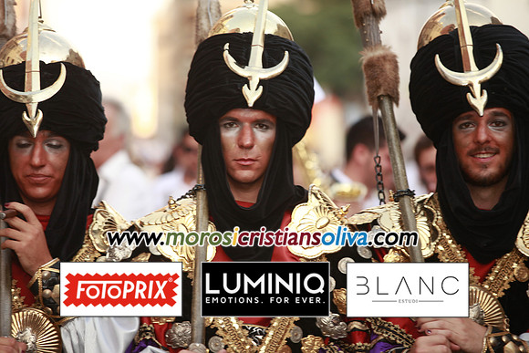 06172 MOROS I CRISTIANS OLIVA 2011