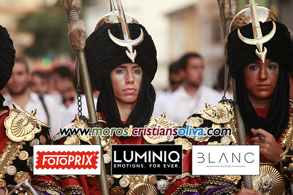 06213 MOROS I CRISTIANS OLIVA 2011