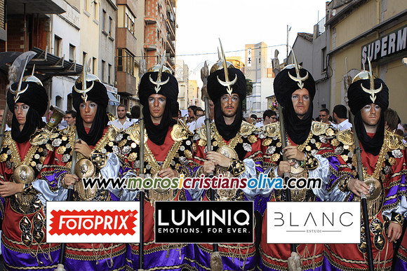 06218 MOROS I CRISTIANS OLIVA 2011