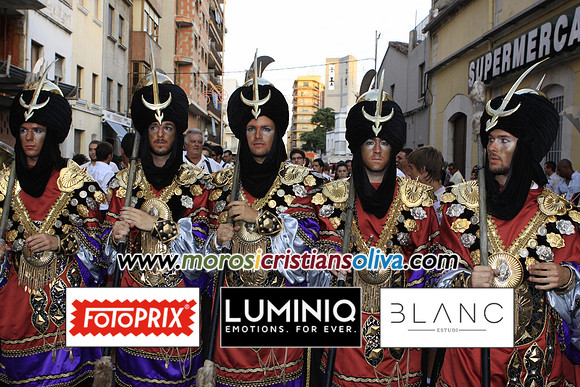 06219 MOROS I CRISTIANS OLIVA 2011