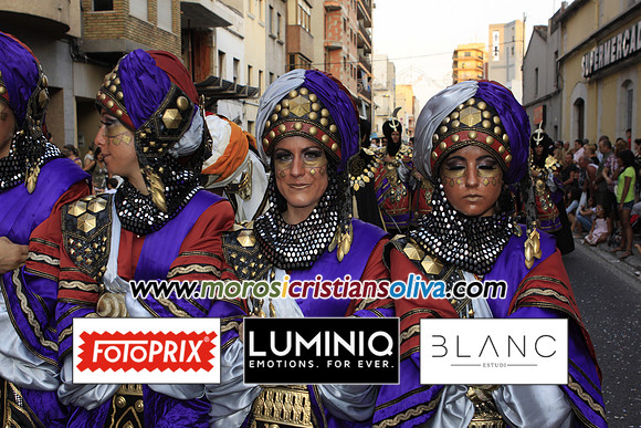06205 MOROS I CRISTIANS OLIVA 2011