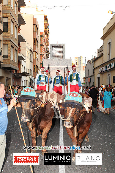 06195 MOROS I CRISTIANS OLIVA 2011