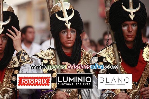 06212 MOROS I CRISTIANS OLIVA 2011