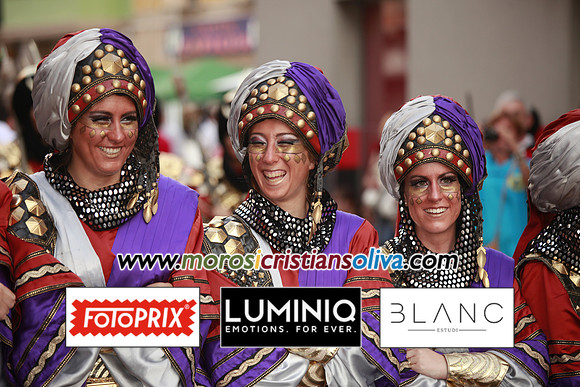 06153 MOROS I CRISTIANS OLIVA 2011