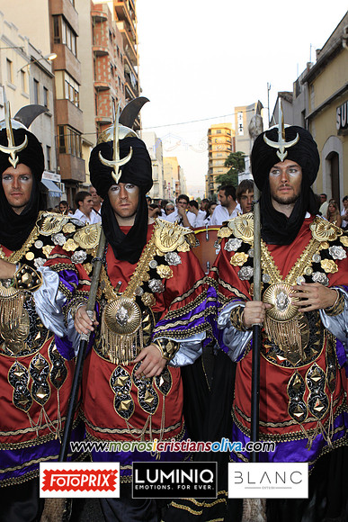 06224 MOROS I CRISTIANS OLIVA 2011