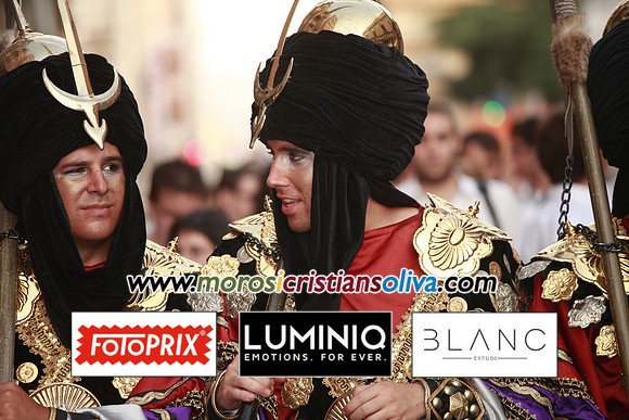 06214 MOROS I CRISTIANS OLIVA 2011