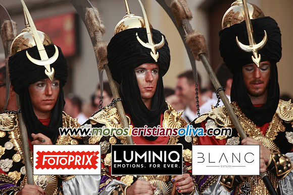 06208 MOROS I CRISTIANS OLIVA 2011