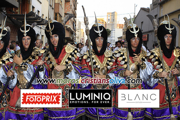 06216 MOROS I CRISTIANS OLIVA 2011