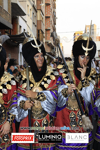 06231 MOROS I CRISTIANS OLIVA 2011