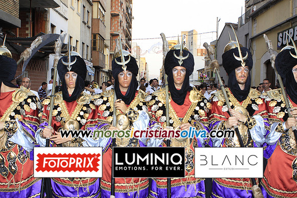 06217 MOROS I CRISTIANS OLIVA 2011