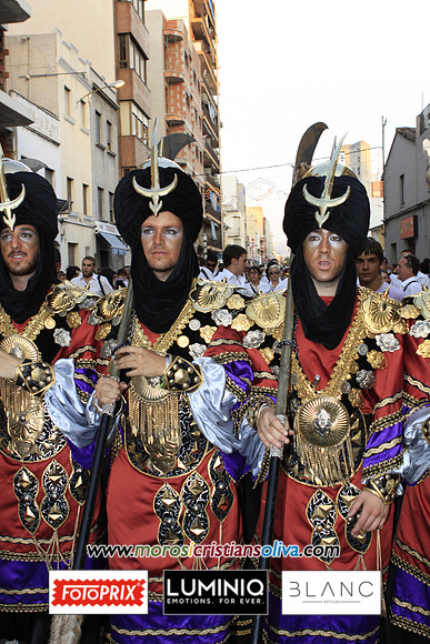 06225 MOROS I CRISTIANS OLIVA 2011