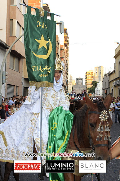 06166 MOROS I CRISTIANS OLIVA 2011