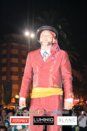 8901moros i cristians oliva 2010