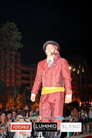 8902moros i cristians oliva 2010